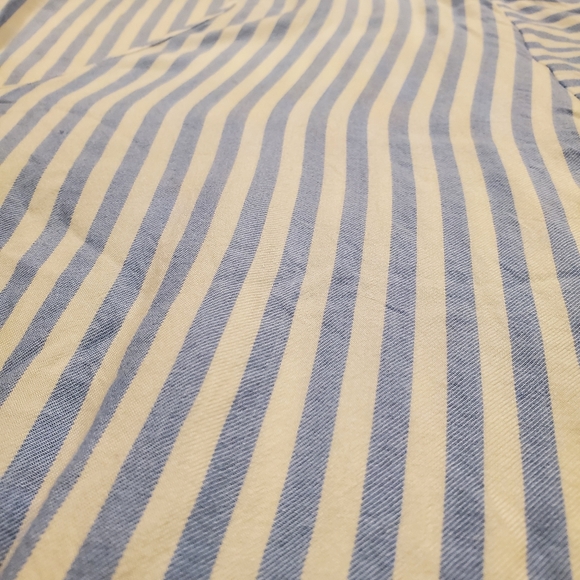 Blue & White Top Size Large - Picture 3 of 3